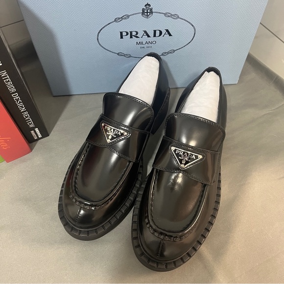 Women’s Prada Authentic Black Loafers 🥑🥑 - Picture 1 of 8